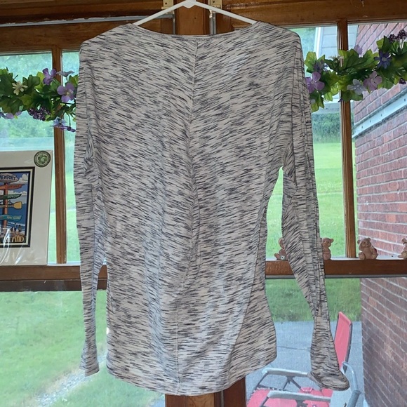 Lululemon shirt - Picture 2 of 4